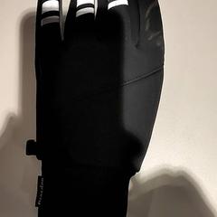 Rukavice, jak nahlášeno Bibliotheek Neude (Utrecht) pomocí iLost