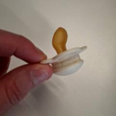 Menjar Tetine, segons ha informat IKEA Rouen Tourville-La-Rivière mitjançant iLost