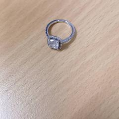 مجوهرات (متنوعة)، كما تم الإبلاغ عنه بواسطة Grand Hotel Amrâth Amsterdam عبر iLost