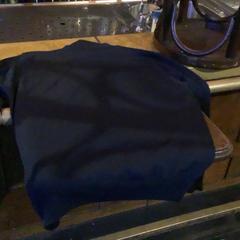 Genser Zwart, som rapportert av Café Leentje ved bruk av iLost