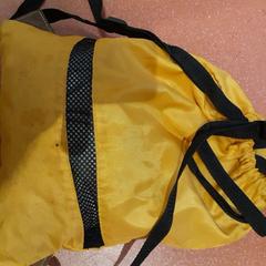 Väska jaune, rapporterat av TCL med iLost