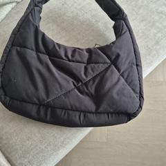 Zwart handtasje, ako bolo nahlásené iLost