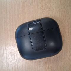 Earpod etui zwart zwart zonder oortjes zelf, jak nahlášeno Regio Oost-Vlaanderen pomocí iLost