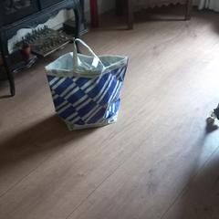 Tas met boodschappen van AH, como reportado ao iLost