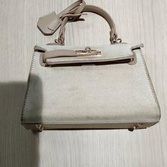 Bag - handtas, as reported by Regio Antwerpen - Brussel using iLost