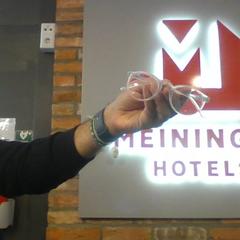 Óculos Brille Brille, como reportado por MEININGER Hotel Hamburg City Center utilizando o iLost