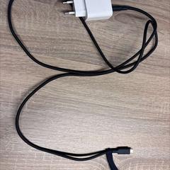 أجهزة الشحن wit met zwart usb-c kabel 2m، كما تم الإبلاغ عنه بواسطة Van der Valk Hotel Assen عبر iLost