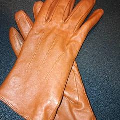 Eskuoihalak, gisa salatu by TivoliVredenburg iLost erabiliz