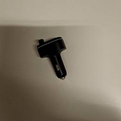 Bluetooth carkit Zwarte Bluetooth carkit, rapporterat av Gemeente Hilversum med iLost