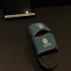 النعال، كما تم الإبلاغ عنه بواسطة Van der Valk Hotel Amsterdam Zuidas عبر iLost