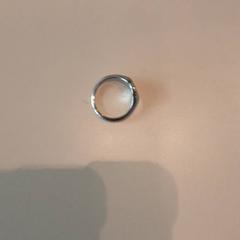 Ring Bepaald patroon aan de bovenzijde, zoals gemeld door LUMC met iLost