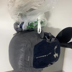 Kézitáska & Törülköző, amint azt Silver Sands Beach az iLost segítségével jelentette.