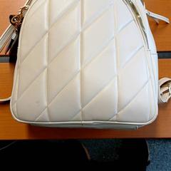 Bolsa - Minata, ha sido reportado por Centraal magazijn con iLost