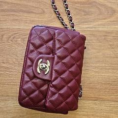 Táska, amint azt GVB az iLost segítségével jelentette.