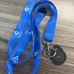 Tag with blue Prosus key chain, som rapporterats till iLost