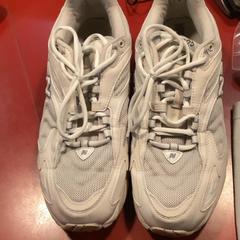 İLost kullanarak MEININGER Hotel Berlin Alexanderplatz tarafından bildirildiği gibi Spor ayakkabı White