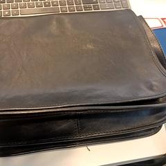 Bossa d'ordinador portàtil Leer, segons ha informat RAI Amsterdam mitjançant iLost