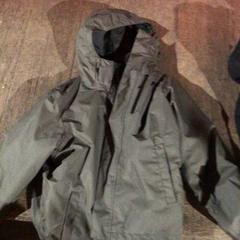 Kurtka Groen, zgłoszono przez De Heeren van Aemstel przy użyciu iLost