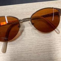 Des lunettes de soleil, a été signalé par Gemeente Baarn utilisant iLost