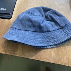 Klobúk hoedje, blauw, katoen, ako bolo nahlásené Hortus pomocou iLost