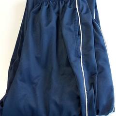 Vêtements - Trainingsbroek, a été signalé par Regio Oost-Vlaanderen utilisant iLost