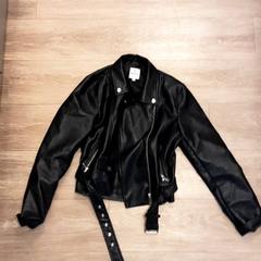 Abrigo de cuero, ha sido reportado por Diergaarde Blijdorp con iLost