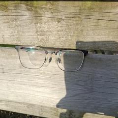 Bril op sterkte, jak zgłoszono do iLost