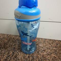 Láhev Blauw, jak nahlášeno DierenPark Amersfoort pomocí iLost