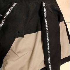 Casaco Urban jas, zwart met grijs, como reportado por IKEA Zwolle utilizando o iLost