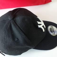 Klær Pet, som rapportert av Regio Limburg - Leuven ved bruk av iLost