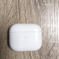Oplaadstation earpods, segons ha informat RRReis IJssel-Vecht Lelystad mitjançant iLost