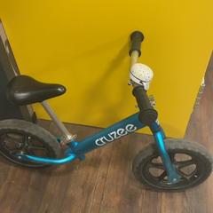 Scooter, a été signalé par MEININGER Hotel Dresden Zentrum utilisant iLost