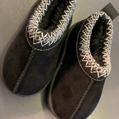 Sko Black, som rapportert av Eindhoven Airport ved bruk av iLost