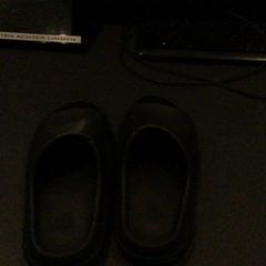 Sandaler, som rapportert av Van der Valk Hotel Amsterdam Zuidas ved bruk av iLost