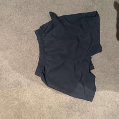 Kurze hosen zwart, gemeldet von Van der Valk Hotel Deventer über iLost