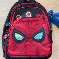 Ryggsekk Spiderman, som rapportert av Van Heugten Tours ved bruk av iLost