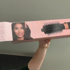 Hajkiegyenesítő stijlya, amint azt Regio Limburg - Leuven az iLost segítségével jelentette.