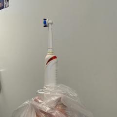 Elektrisk tannbørste, som rapportert av ibis Styles Rotterdam Ahoy ved bruk av iLost