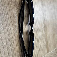 Slnečné okuliare Zwart, ako bolo nahlásené Connexxion Noord Holland Noord Hoorn pomocou iLost