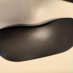 Brilleetui, som rapportert av Ramada by Wyndham Amsterdam Airport Schiphol ved bruk av iLost