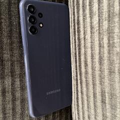 Samsung telefoon (Galaxy A13, black of dark grey), som rapporterats till iLost