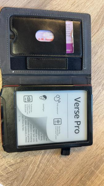 E-reader reader