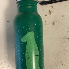 Bouteille d'eau, a été signalé par Artis utilisant iLost