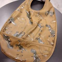 Bib Marron, amint azt IKEA Nice Saint Isidore az iLost segítségével jelentette.