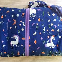 Kleding - Jas, amint azt Centraal magazijn az iLost segítségével jelentette.