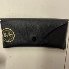 Glasses case with glasses, as reported by GVB using iLost