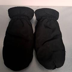 Glove Svart, as reported by Keolis Lund using iLost