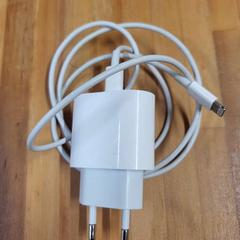 Nabíječka pro iPhone, jak nahlášeno Bolognalaan 101 pomocí iLost