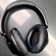 Cuffia Black, come riportato da TU/e - Receptie Vertigo utilizzando iLost