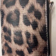 Cartera Nkrumah, segons ha informat HTM mitjançant iLost